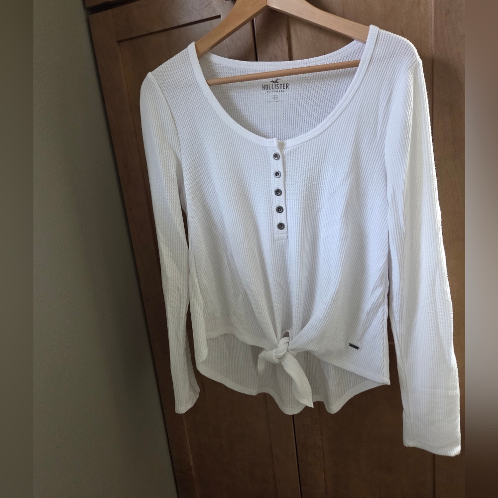 Hollister Waffle Ribbed White Long Sleeve Henley Tee With Front Tee - Womens Med